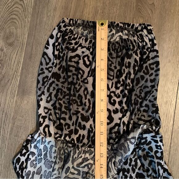 Leopard Halter Jumpsuit XS Stretch Fabric Black white Super Cute No tags. - Picture 13 of 14